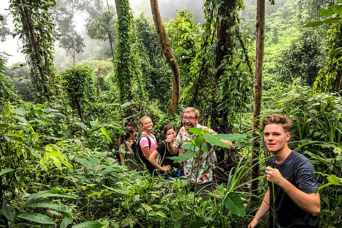 Chiang mai Hike & Downhill Bike Adventure –Suthep National Park - Food and recovery: Thai lunch, plus lake-time at Huai Tueng Thao