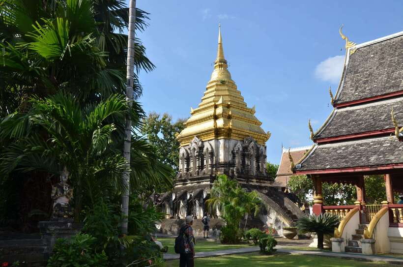 Chiang Mai: Historic Temples and City Guided Walking Tour - Three Kings Monument: quick landmark stop, bigger meaning