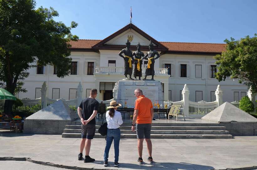 Chiang Mai: Historic Temples and City Guided Walking Tour - Wat Phan Tao’s teak viharn: a whole hall built from woodwork