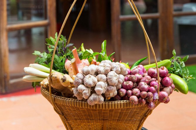 Chiang Mai Home Cooking Class with Garden Tour & Hotel Transfers - Why this Chiang Mai cooking class feels like a household meal