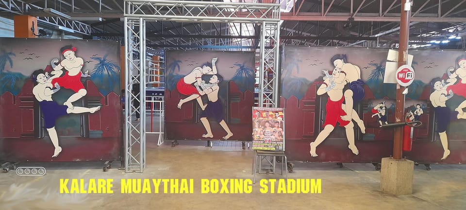 Chiang Mai: Kalare Night Bazaar Boxing Stadium Muay Thai - What Muay Thai looks like live: feet, elbows, knees in motion