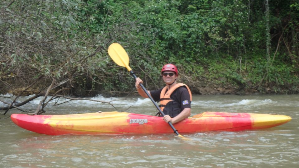 Chiang Mai: Kayak the Jungle River of Chiang Dao Valley! - Getting Into the Kayaks: Technique Before the Jungle Turns Tight