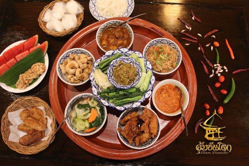 Chiang Mai: Khum Khantoke Northern Thai Cuisine and Show - Dinner Setup: Buffet Meal or a Khantoke Set