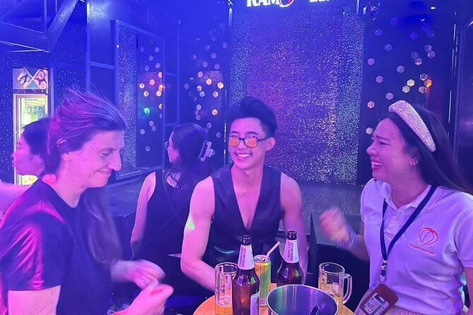 Chiang Mai: Ladyboy Cabaret – Stories, Dinner and Sparkle - The walk to Ram Show Bar: stories, then seats