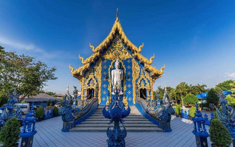 Chiang Mai: Lalita Cafe & White, Blue, Big Buddha Temples - Mae Kachan Hot Spring stop: stretch break, not a spa day