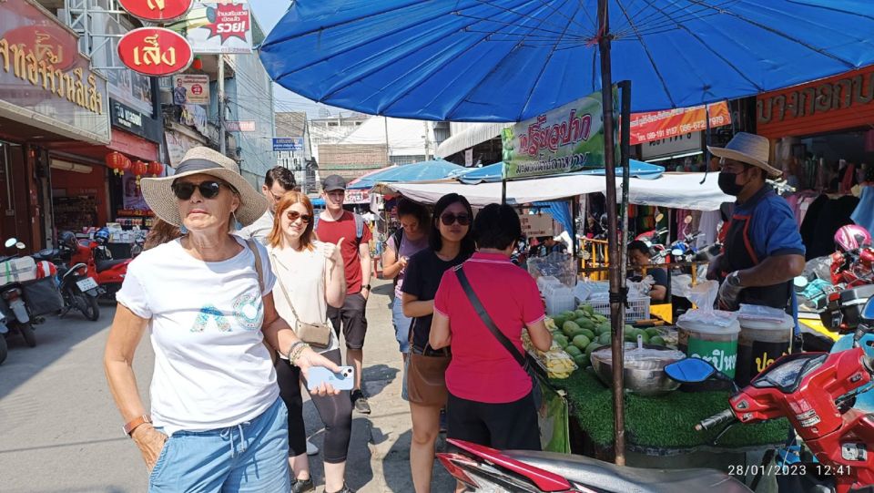Chiang Mai: Local Food and Markets Guided Walking Tour - Warorot Market: Mango Sticky Rice and a Real Market Mix