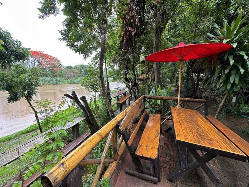 Chiang Mai: Mae Ping River Cruise & Optional Transfer - Herbal tea, local juice, and ice cream: the sweet cooling plan