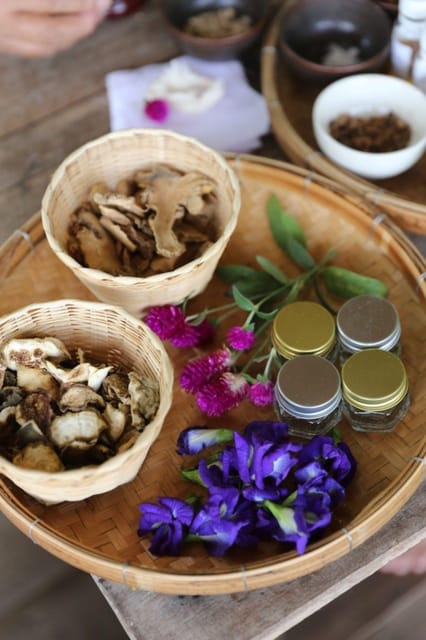 Chiang Mai : Making Herbal Ball And Inhaler - Timing: How the 1-Hour Session Typically Flows