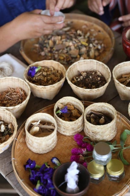 Chiang Mai : Making Herbal Ball And Inhaler - Roselle Drinks and the Calm-Start Effect