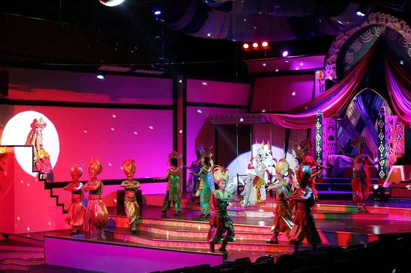 Chiang Mai: Miracle Cabaret Show - The one-hour show flow: why the timing is part of the experience