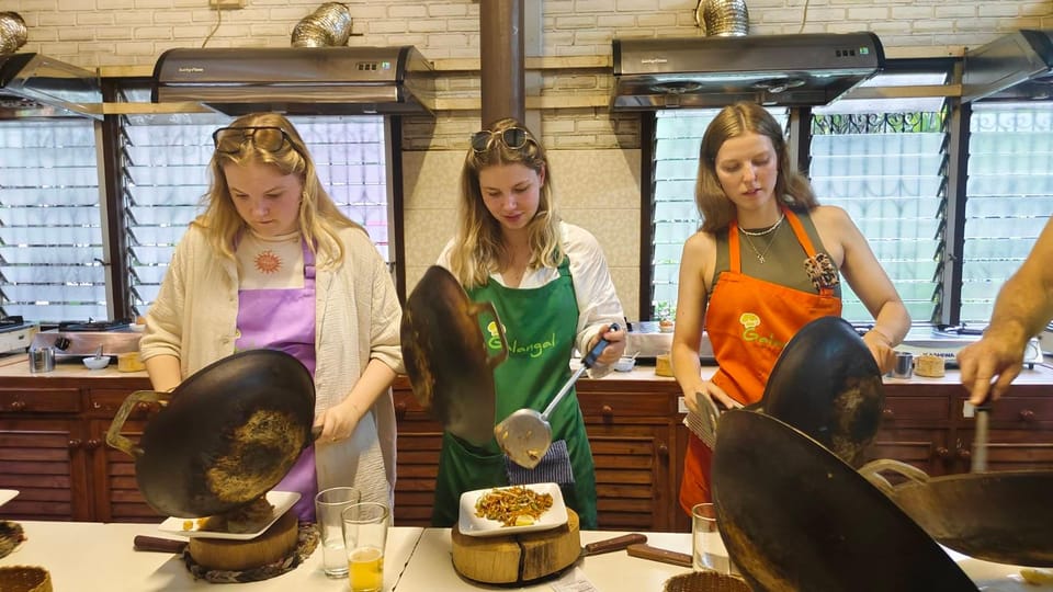 Chiang Mai: Morning Cooking Class with Market Visit - Organic Garden and Herb Picking: How farming shows up on your plate