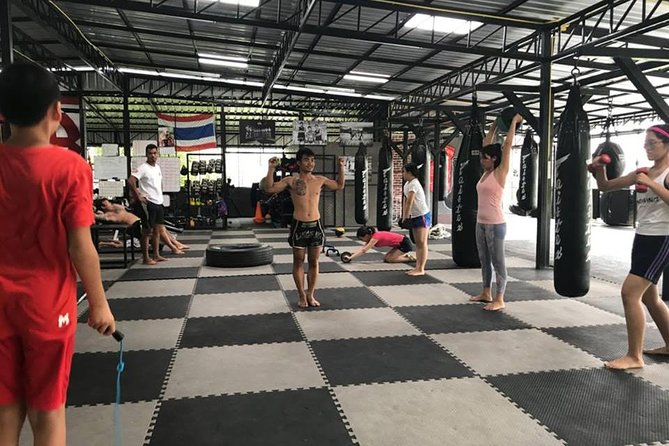 Chiang Mai Muay Thai Boxing Experience - Learning Muay Thai basics: punching and kicking with clear coaching