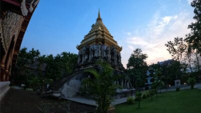 Chiang Mai: Nighttime City Highlights by EV Tram - Starting at Three Kings Monument: your orientation in 10 minutes
