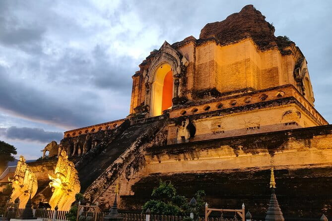 Chiang Mai Old City & Temples 3 hour Twilight Walking Tour - Key highlights worth aiming for