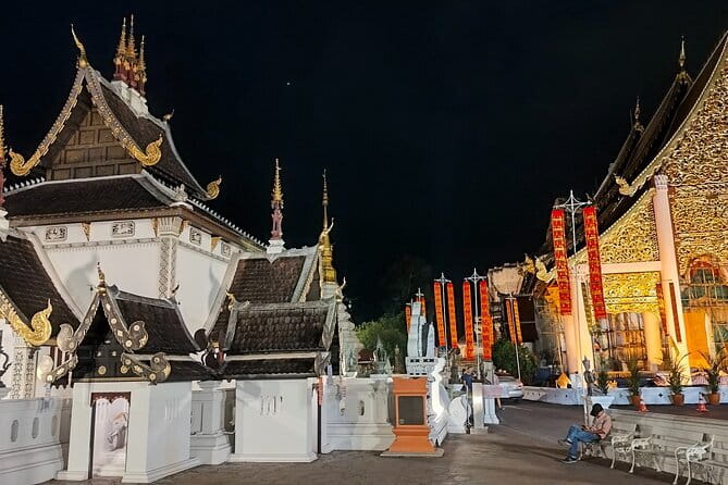 Chiang Mai Old City & Temples 3 hour Twilight Walking Tour - Price and value: what $18 actually buys