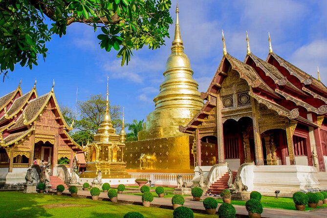 Chiang Mai Old City & Temples Guided Walking Tour - 3 Hrs - Wat Phan Tao: teak wood carvings and a throne-hall story