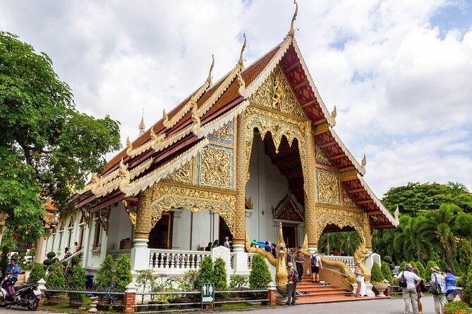 Chiang Mai Old City & Temples Guided Walking Tour - 3 Hrs - How 3 hours works on foot in the Old City
