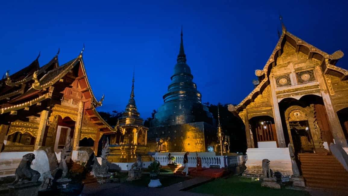 Chiang Mai Old City Twilight Walk Tour: Lanna Majestic Glow - Wat Phra Singh to Wat Chedi Luang at Twilight: Why This Walk Works