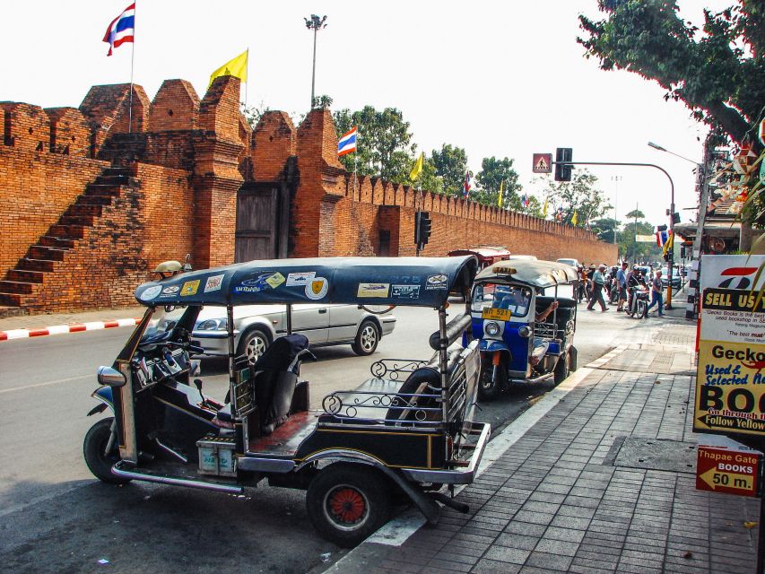 Chiang Mai: Private Tuk Tuk Tour of City Temples With Pickup - Pickup, meeting point, and how the tour starts