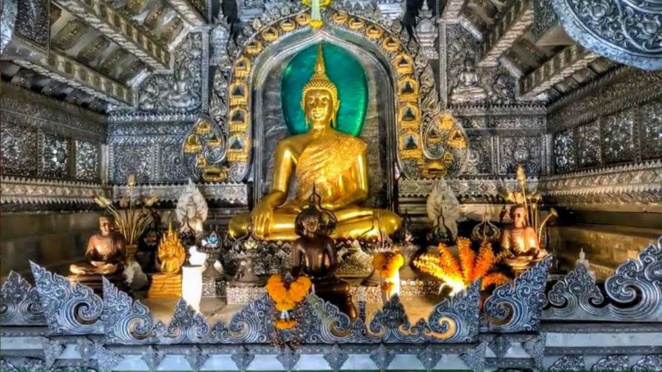 Chiang Mai: Silver Craftwork Temple Tour with Monk Meeting - Photography, shopping, and the art of not rushing