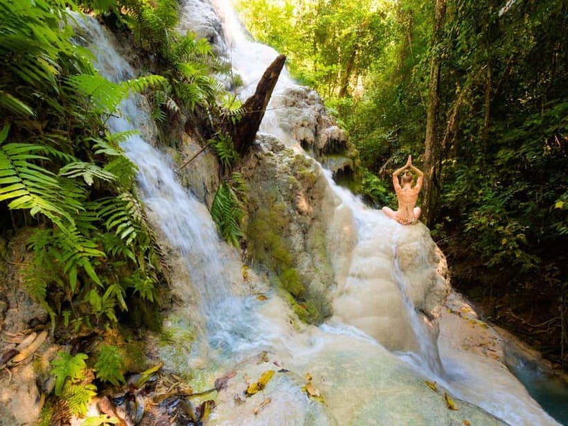 Chiang Mai: Sticky Waterfall by Local Truck with Market Stop - Bua Thong National Park: limestone tiers and seven-colors mineral springs