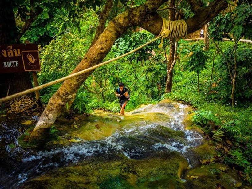 Chiang Mai: Sticky Waterfall by Local Truck with Market Stop - ตลาดเจดีย์แม่ครัว: the local market stop that feels normal