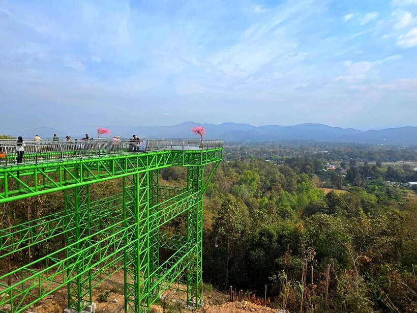 Chiang Mai: Sticky Waterfall scenic loop unseen lake &temple - Transport, Timing, and What to Bring (So You Don’t Spend the Day Thinking About Your Outfit)