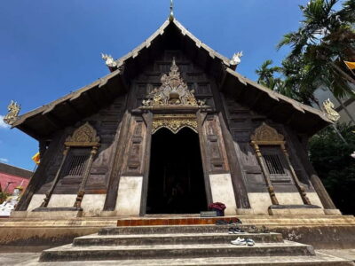 Chiang Mai: Temple And City Walking Tour Part I - Wat Pan Tao: murals, Lanna ordination hall details, and quieter temple time