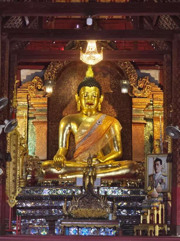 Chiang Mai: Temple & City Tour Part II - Wat Chiang Man: The 1296 Start Point and the Crystal Buddha Story