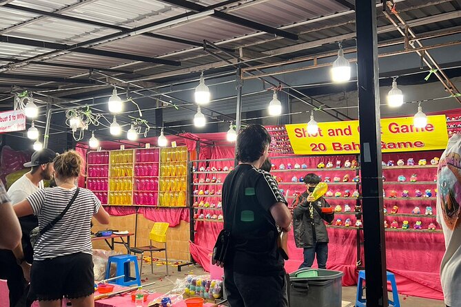 Chiang Mai Temples and Market Tuk-Tuk Evening Night Tour - Timing, Group Size, and How to Avoid Stress