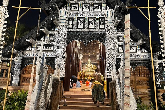 Chiang Mai Temples and Market Tuk-Tuk Evening Night Tour - The Guide Factor: When the Evening Clicks