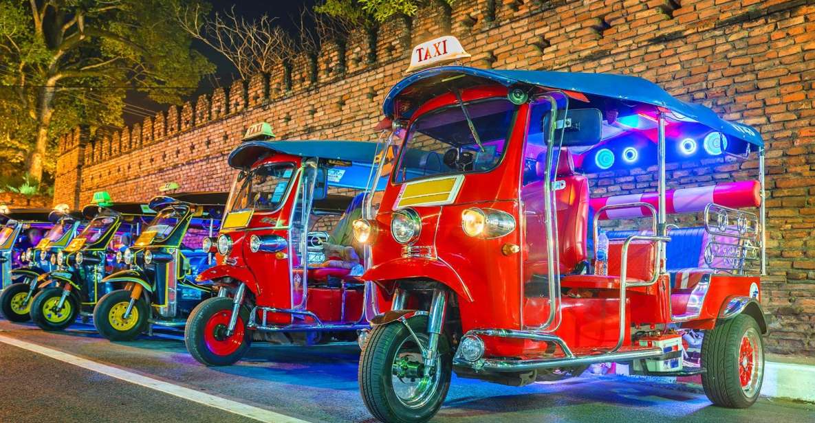 Chiang Mai: Temples and Street Food Night Tour by Tuk Tuk - Key things that make this tour worth it