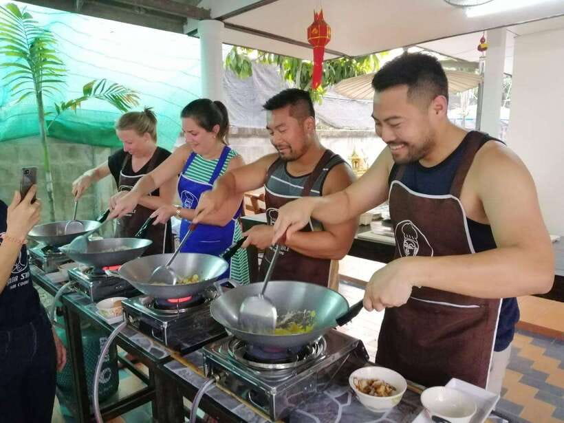 Chiang Mai: Thai Cooking and Market Tour with Lanna Smile - Lunch or Dinner: Eating What You Made