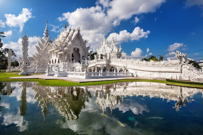Chiang Mai to White & Blue Temple, Black Museum & Golden Triangle - Wat Rong Khun (White Temple): the 40-minute highlight stop