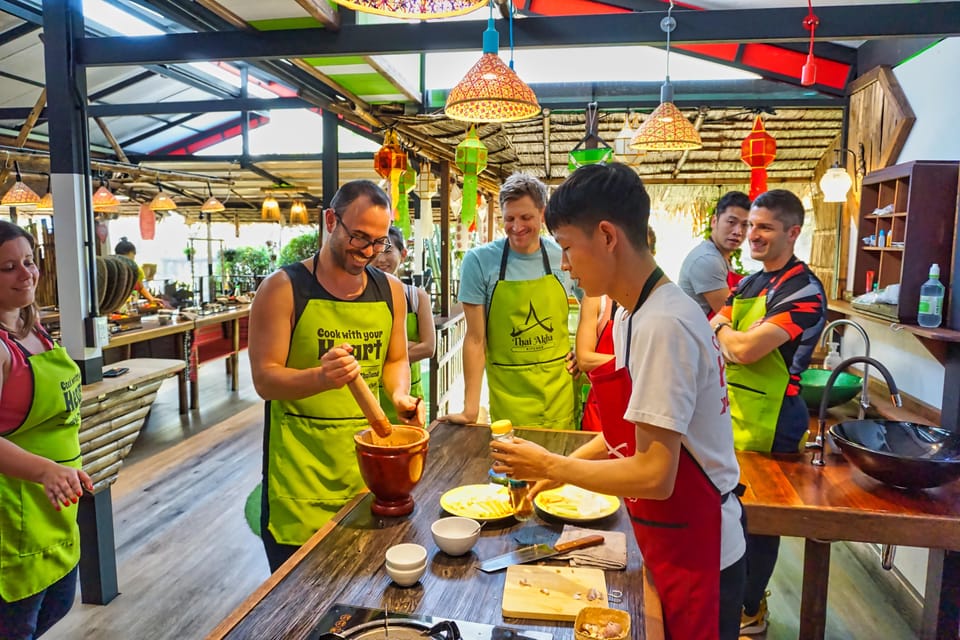 Chiang Mai: Traditional Thai-Akha Cooking Class& Market Tour - Why the teachers (An, Xuan, Evelyn) make a real difference
