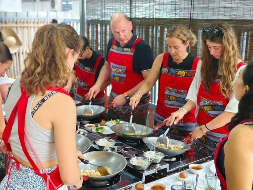 Chiang Mai: Traditional Thai Cooking Class with Market Tour - Curry paste from scratch: the foundation skill that changes everything
