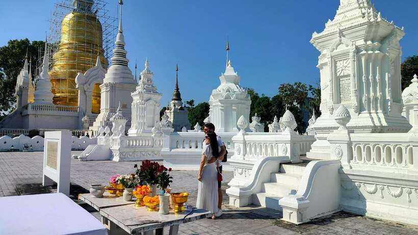 Chiang Mai: Tuk-Tuk Evening Tour with Temples & Street Foods - A Private Tuk-Tuk Night Ride Through Chiang Mai’s Old City