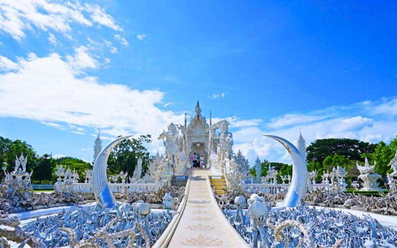 Chiang Mai: White, Blue & Big Buddha Temples in Chiang Rai - Huay Pla Kang Temple and the Big Guan Yin: Views From the Top