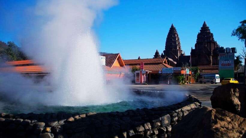 Chiang Mai: White, Blue & Big Buddha Temples in Chiang Rai - Natural Hot Spring Stop: A Simple Reset on the Way