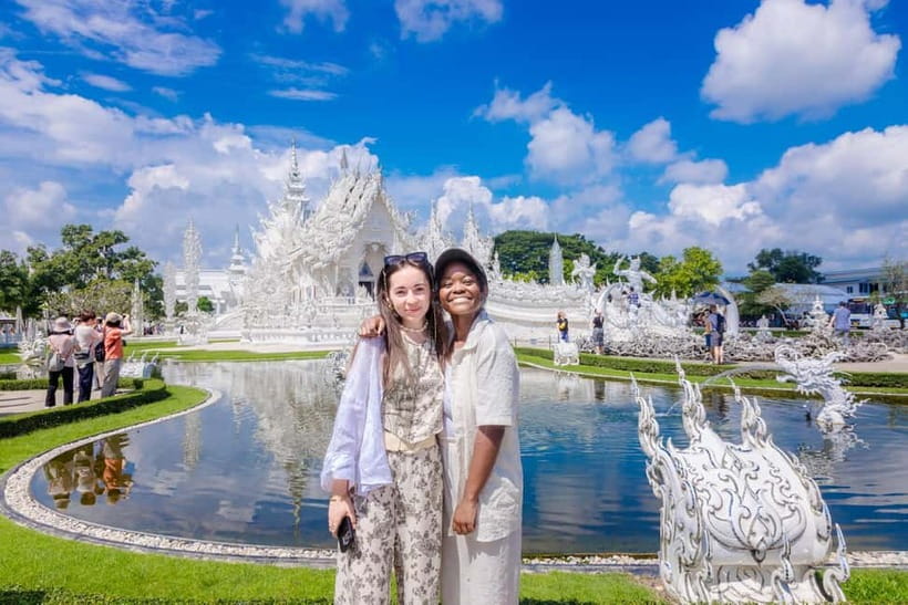 Chiang Mai: White, Red/Black & Blue Temples Tour with Lunch - Huay Pla Kang Temple or Baan Dam Museum: your choice reshapes the afternoon