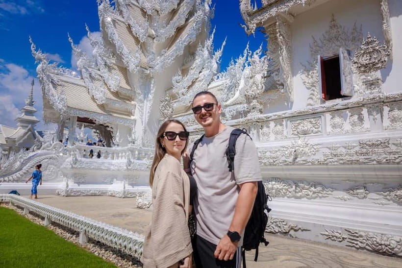 Chiang Mai: White, Red/Black & Blue Temples Tour with Lunch - Timing and transit realism: why the day feels long