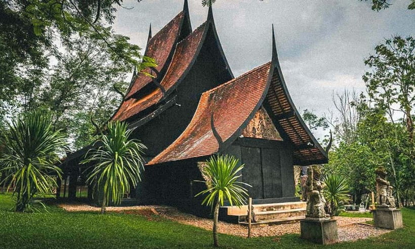 Chiang Mai: White Temple, Blue Temple, and Black House Tour - Getting From Chiang Mai to Chiang Rai: the van time that matters
