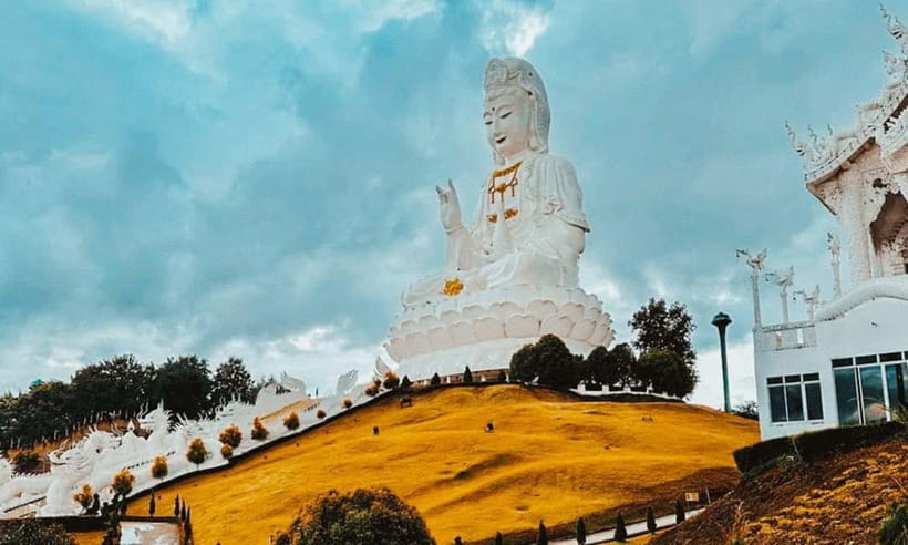 Chiang Mai: White Temple, Blue Temple, and Black House Tour - Blue Temple (Temple of the Dancing Tiger): blue exterior, Buddha interior