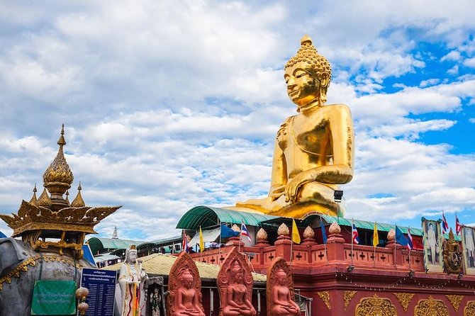 Chiang Rai Day Tour from Chiang Mai + The Long Neck Hill Tribe With Boat - Wat Rong Seur Ten (Blue Temple): color contrast done right