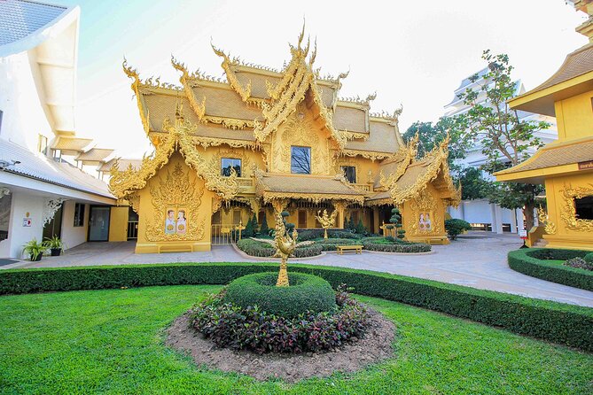 Chiang Rai Full Day Tour with Boat Trip and Longneck Village - Baan Dam Museum (Black House) and Wat Rong Seur Ten (Blue Temple)