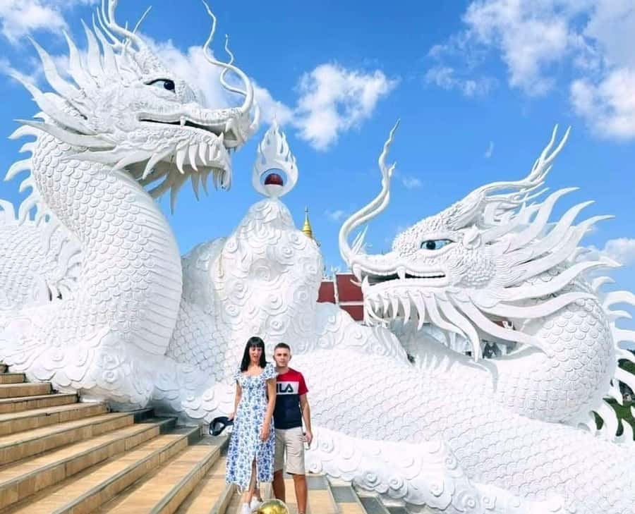 Chiang Rai IG Lalitta Cafe and White, Blue, Red Temples Tour - Wat Huay Pla Kang (Red Temple): The 9-Floor Pagoda and Biggest Buddha Statue