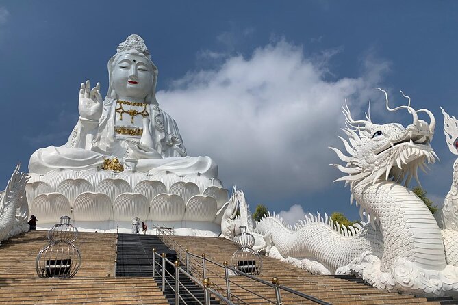 Chiang Rai Temples Day Trip from Chiang Mai - The Lunch Hour in Chiang Rai Province: Keep It Simple