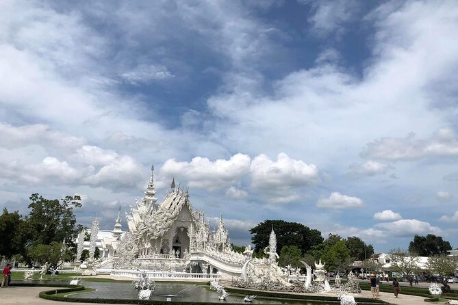 Chiang Rai Temples: Private Tour from Chiang Mai - Key things that make this temple day work