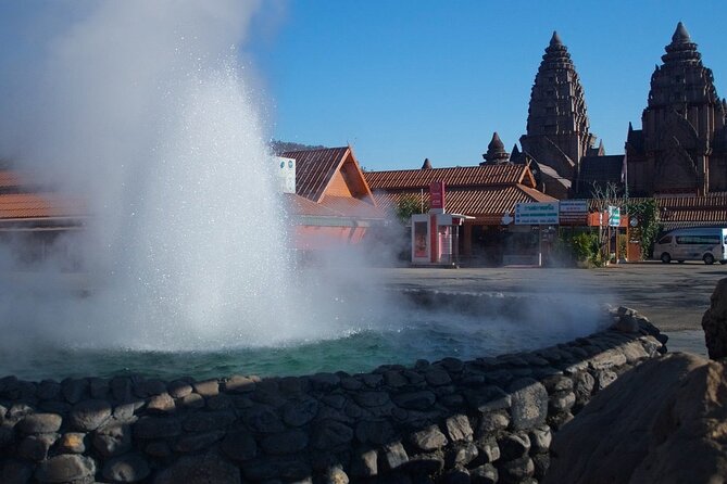 Chiang Rai Tour: Hot Spring,White Temple, Golden Triangle, Yao - Golden Triangle and Chiang Saen: where the Mekong context clicks
