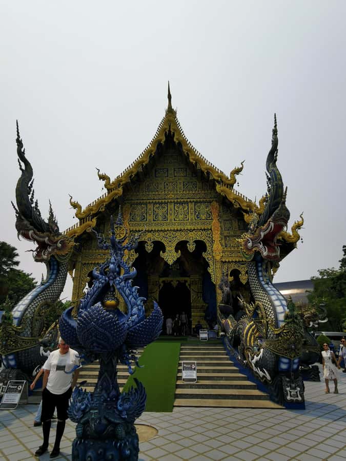 Chiang Rai White, Blue, Red 3 Temples Tour - Temple Etiquette and What to Pack for the Van